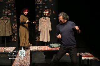 به کارگردانی پیمان کریمی

نمایش نمایش «رومئو ژولیت و دوشاخه گل رز» در اصفهان میزبان تماشاگران شد