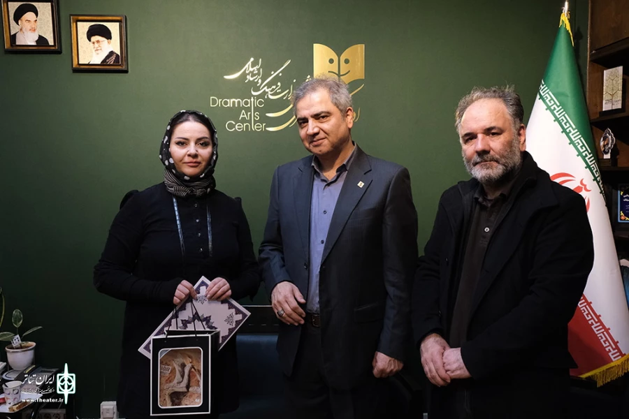 نشست  اتابک نادری با هنرمندان ارمنستان