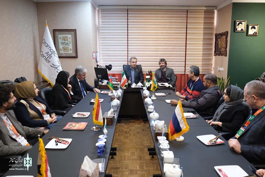 دیدار و گفت گوی اتابک نادری و خیرالله تقیانی پور با هنرمندان خارجی