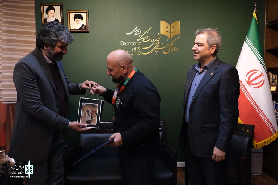دیدار و گفت گوی اتابک نادری و خیرالله تقیانی پور با هنرمندان خارجی