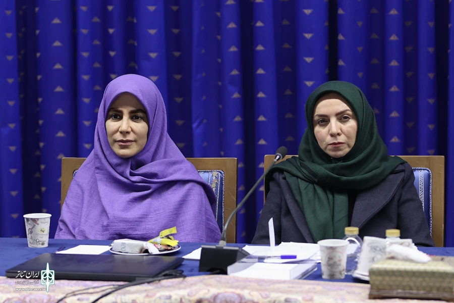 دیدار با اعضای شوراهای سیاست‌گذاری جشنواره‌های فجر با رئیس جمهور