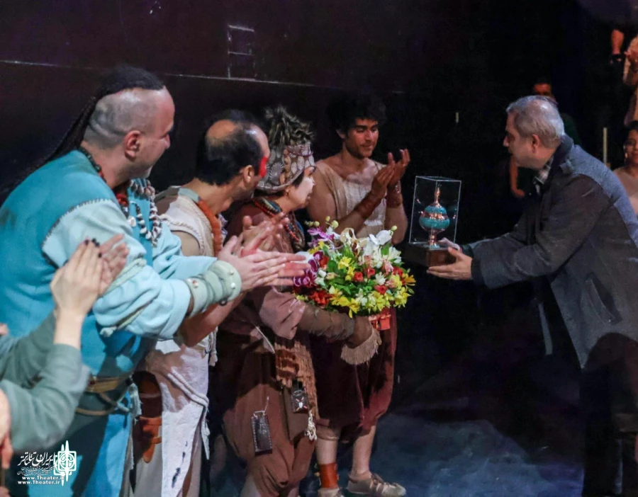 Banafsheh Riazi, Director of the show "This was life" on financing the show and her experience