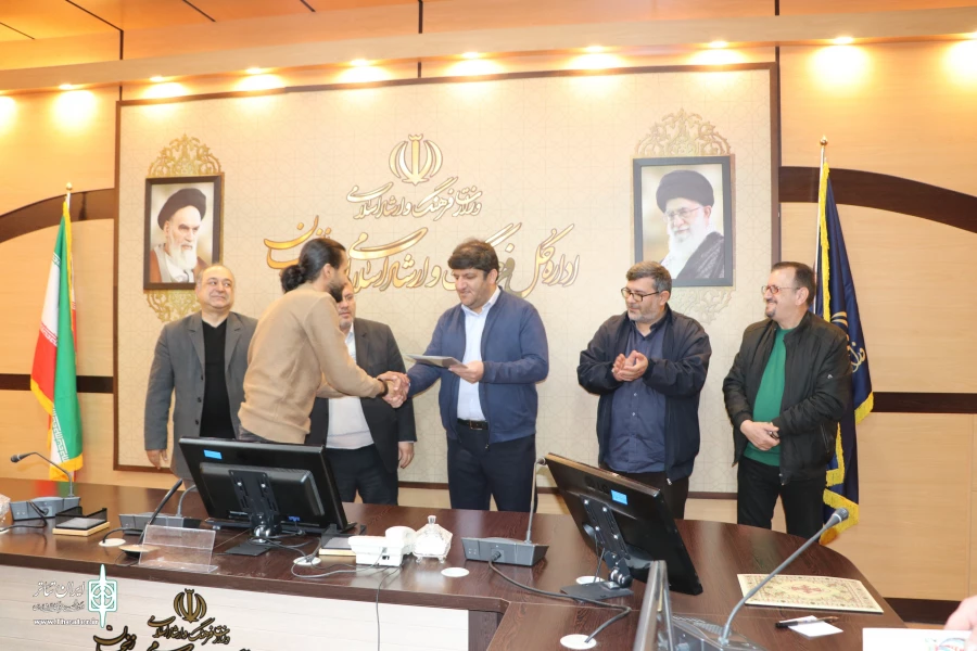 از عوامل نمایش «شب منیر» تجلیل شد 5
