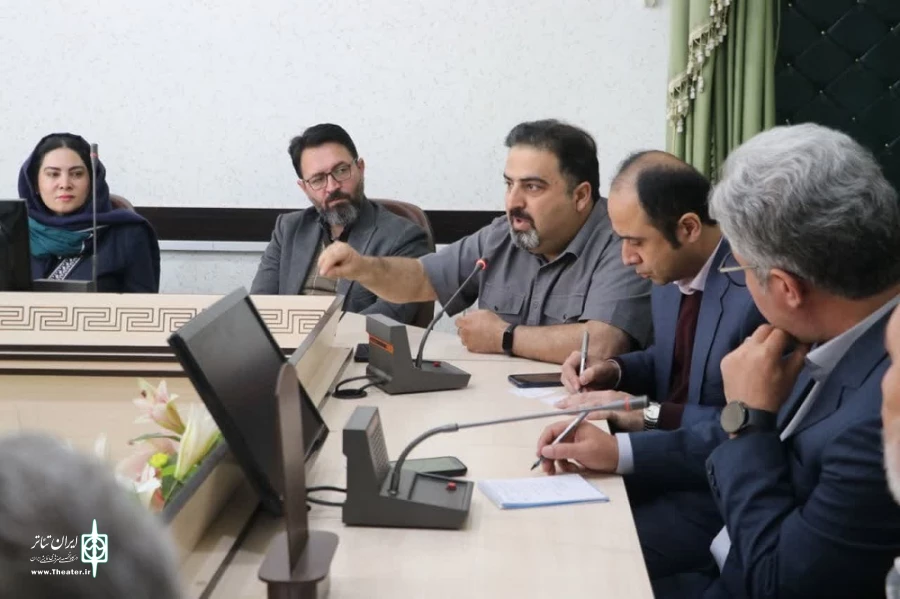 نشست هنرمندان تئاتر مشگین شهر