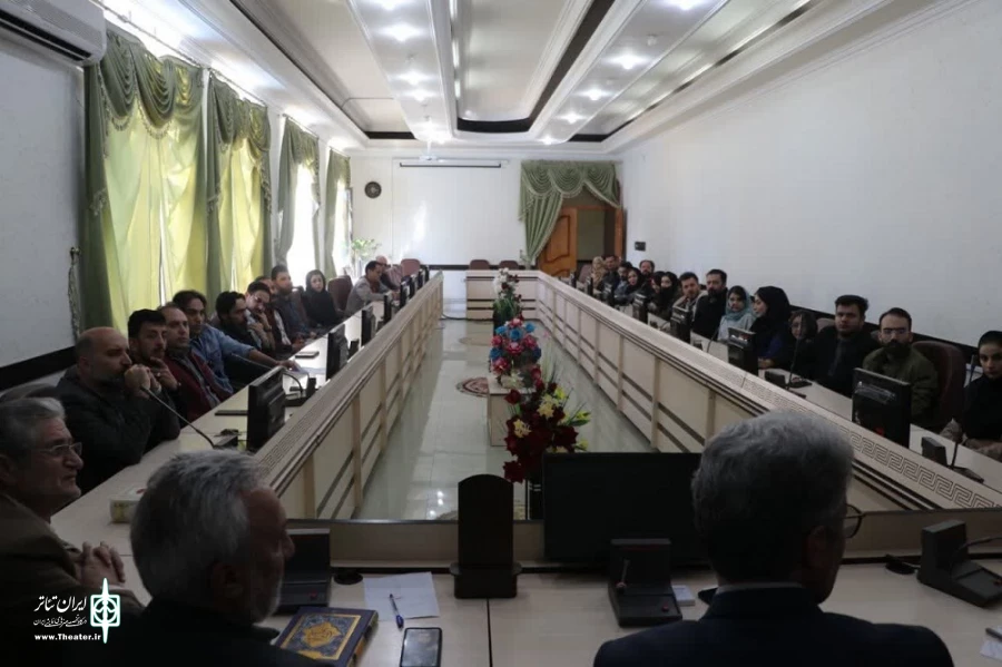 نشست هنرمندان تئاتر مشگین شهر