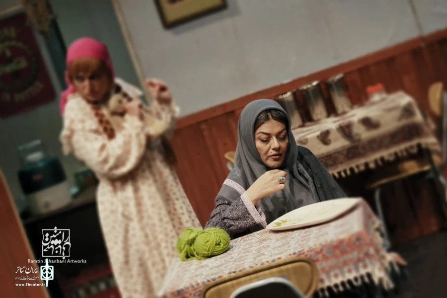 نمایش «چلوکبابی حاجی مولوی» شنبه روی صحنه است

 2