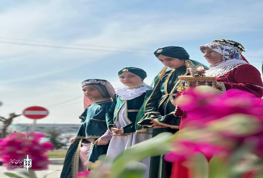 نمایش ترکی آیینی و سنتی « تکم » در ارومیه و در میان مردم به اجرا درآمد  9