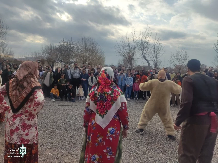 نمایش میدانی «عروس خروس» و «تکم گردانی» در گنبد سلطانیه زنجان اجرا شد 7