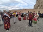 نمایش میدانی «عروس خروس» و «تکم گردانی» در گنبد سلطانیه زنجان اجرا شد 10