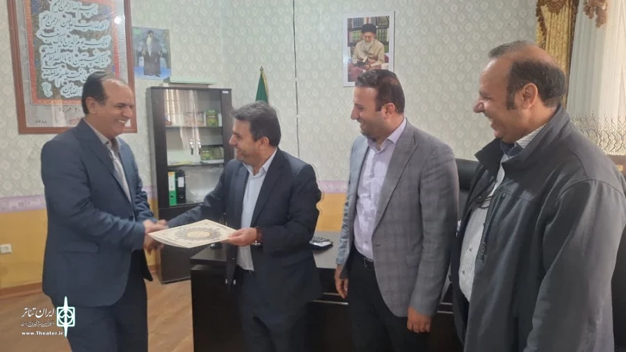 تجلیل از شورای ارزشیابی و نظارت بر نمایش پارس آباد