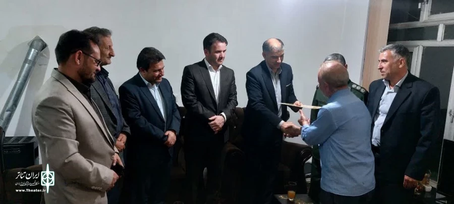 تجلیل از هنرمند تئاتر گرمی