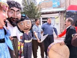 مراسم نوروز باستانی و پیشوازی از بهار بهانه‌ای برای شادی و همدلی مردم 3