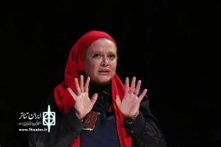 بهاره رهنما با «دورهمی زن‌های دیکتاتورها» به سالن حافظ می‌رود
