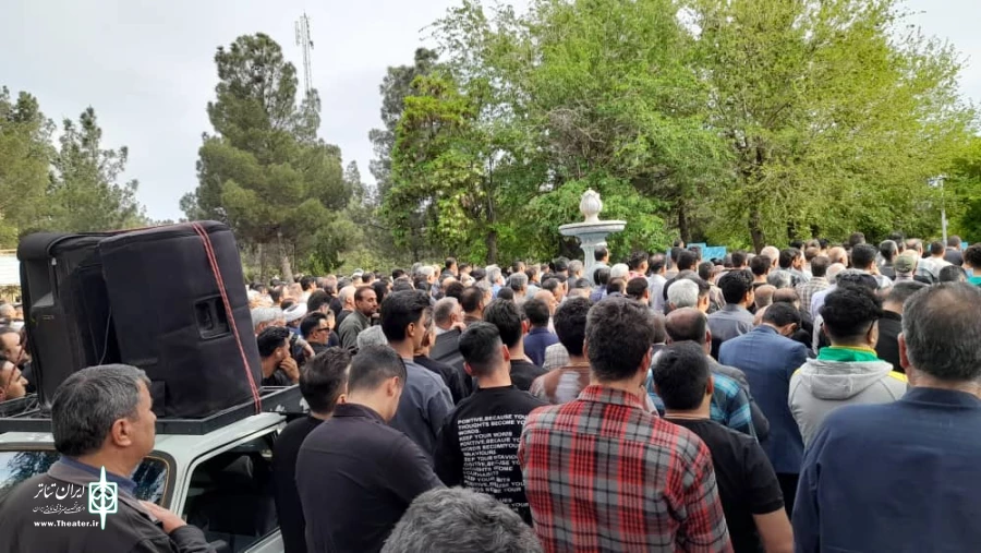بازیگر طنز پرداز تئاتر قزوین درگذشت. 3