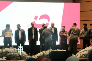نخستین فستیوال تئاتر شهرستان جم به کار خود پایان داد:

آئین پایانی نخستین فستیوال تئاتر شهرستان جم برگزار شد
