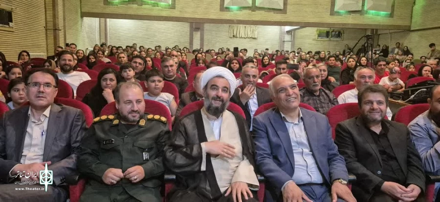 تجلیل از هنرمندان پارس آباد