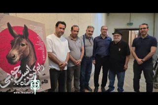 در مجموعه تئاتر شهر؛

اکبر عبدی به تماشای «رام کردن اسب چوبی» نشست