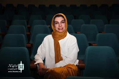 الیکا عبدالرزاقی:

باید امضای خودم را پای اثر داشته باشم