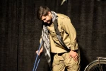 نمایش «خمیده اما استوار» در شوش به روی صحنه رفت 5