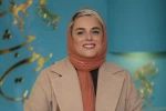 پرچم‌ ایران در میان باد ایستاده است 2