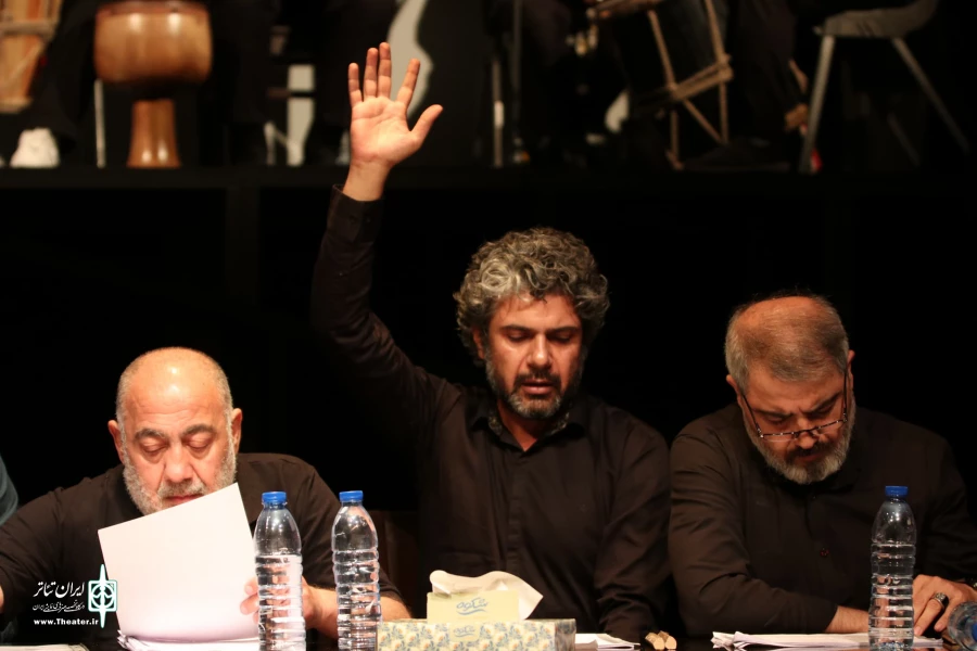 زهرا بهروزآذر، معاون امور زنان ریاست‌جمهوری به تماشای خوانش نمایشنامه «پل» نشست