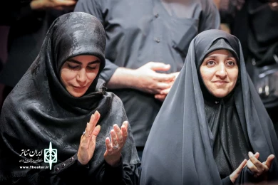زهرا بهروزآذر، معاون امور زنان ریاست‌جمهوری به تماشای خوانش نمایشنامه «پل» نشست