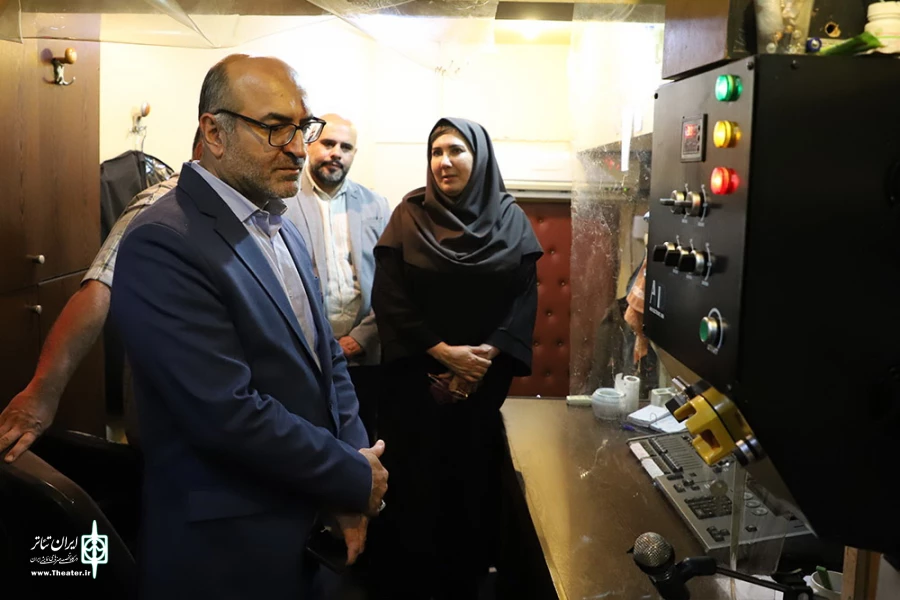 بازدید مدیرکل هنر های نمایشی  از تماشاخانه سنگلج‎