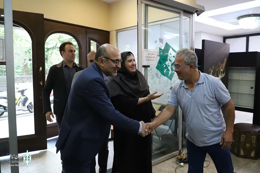 بازدید مدیرکل هنر های نمایشی  از تماشاخانه سنگلج‎