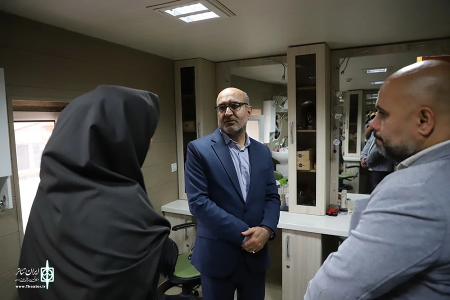 بازدید مدیرکل هنر های نمایشی  از تماشاخانه سنگلج‎