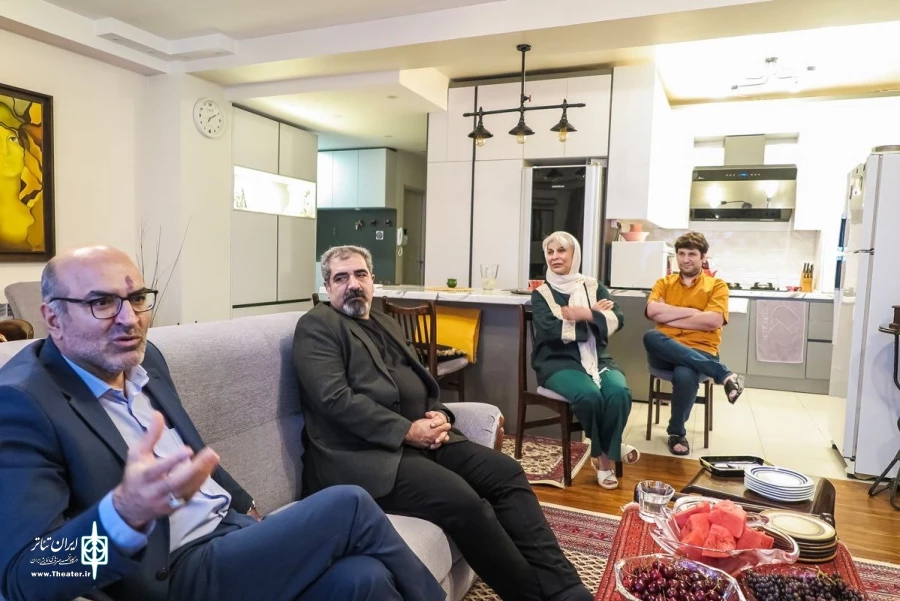 دیدار مدیران اداره کل هنرهای نمایشی از جمشید جهانزاده و فرزانه نشاط‌خواه 4