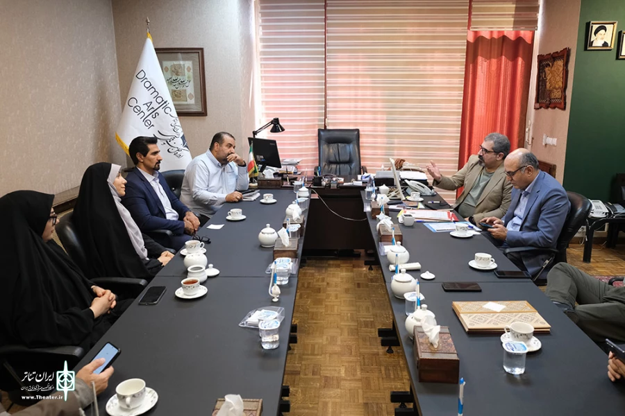 نشست هم‌اندیشی دومین جشنواره تئاتر اقتباس برگزار شد 8