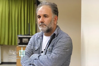 وحید لک:

شکل‌گیری یک گروه حرفه‌ای تولید آثار نمایشی را به نتیجه می‌رساند