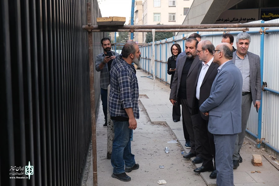 بازدید محمدمهدی احمدی از تئاتر شهر
