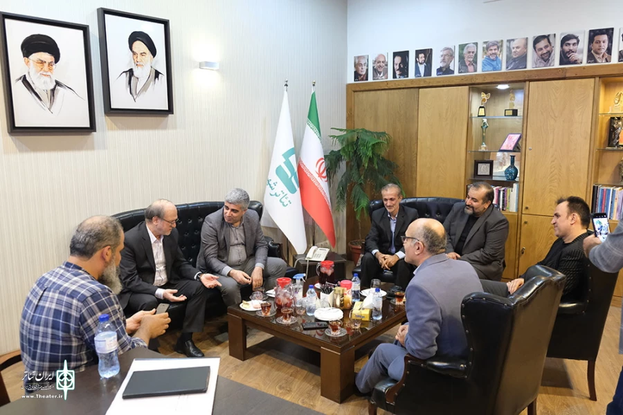 بازدید محمدمهدی احمدی از تئاتر شهر