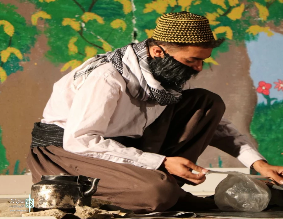 نمایش کُردی« جووتە هاوری - دو دوست» کاری از گروه هنری ژارو  در شهرستان سردشت به اجرا در آمد. 5