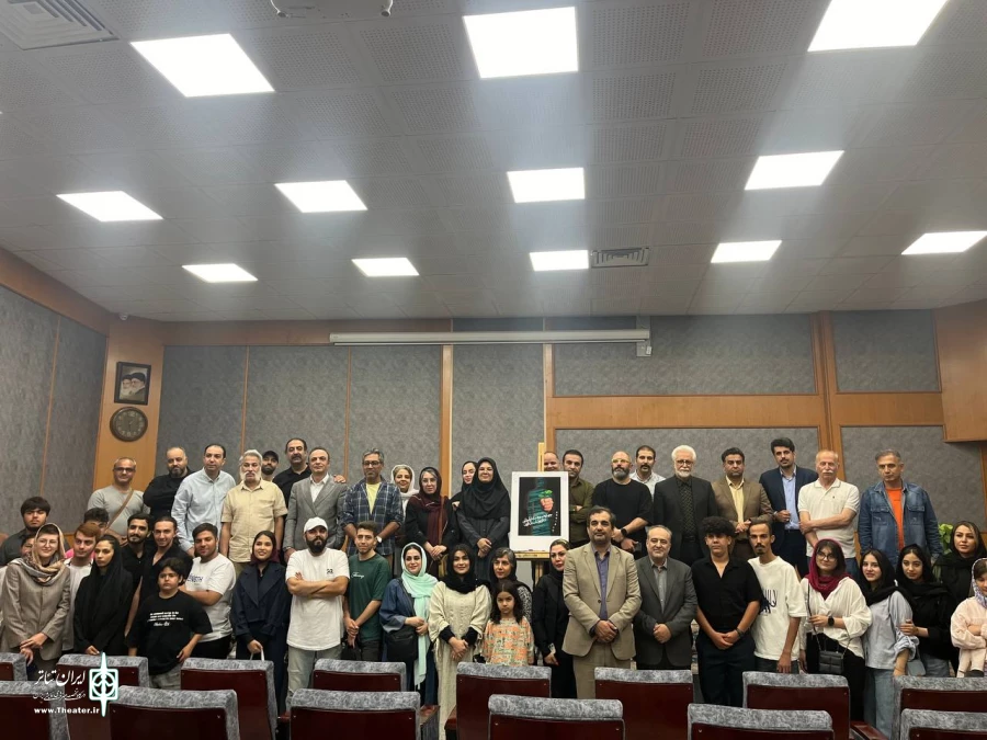 پوستر همایش « تئاتر جوان » رونمایی شد. 4