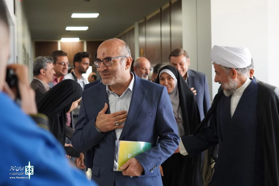 مراسم رونمایی از پوستر دومین جشنواره ملی تئاتر اقتباس