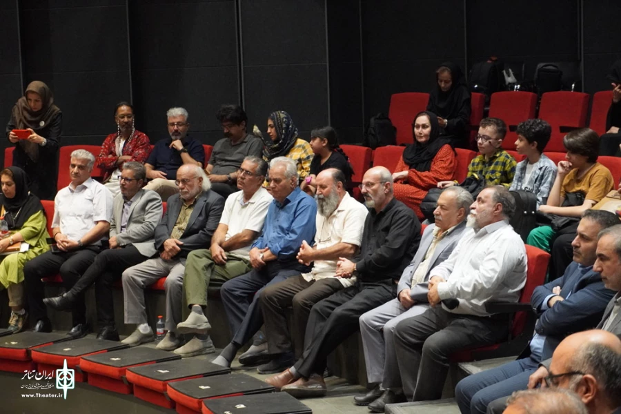 مراسم رونمایی از پوستر دومین جشنواره ملی تئاتر اقتباس