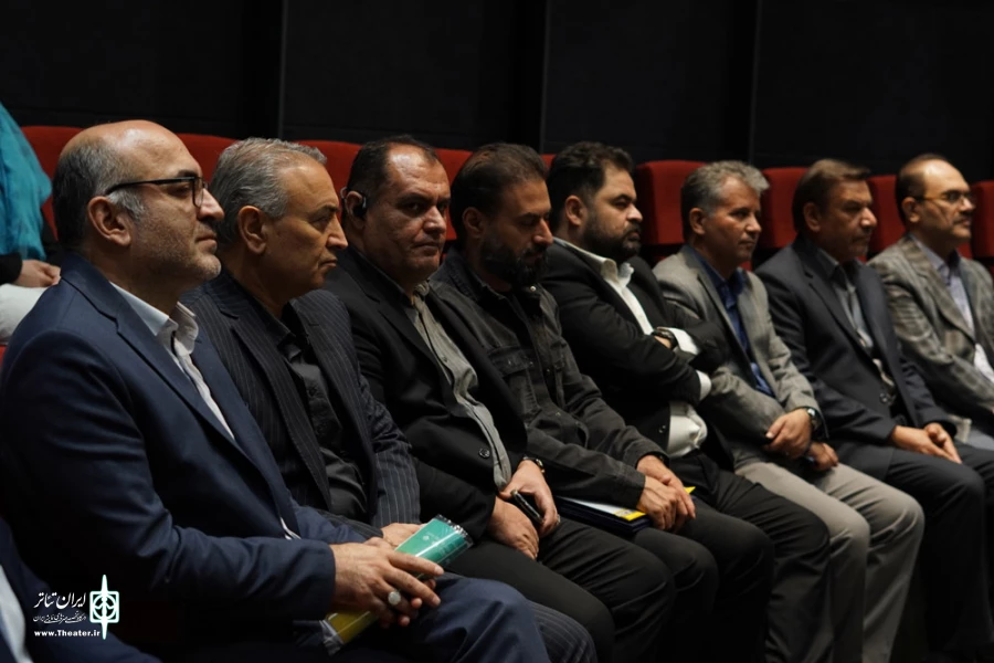 مراسم رونمایی از پوستر دومین جشنواره ملی تئاتر اقتباس