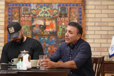 امید زندگانی:

نمی‌خواستم بعد از ۱۰ سال بازگشت، بگویند فسیل شده است