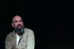 نمایش «به کفشات نگاه کن!» به مجموعه تئاتر لبخند رسید 2