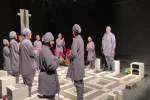 گزارش تصویری روابط عمومی تئاتر شهر از نمایش «همه چیز می‌گذرد، تو نمی‌گذری» در تالار سایه تئاتر شهر
