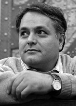 منوچهر اکبرلو
